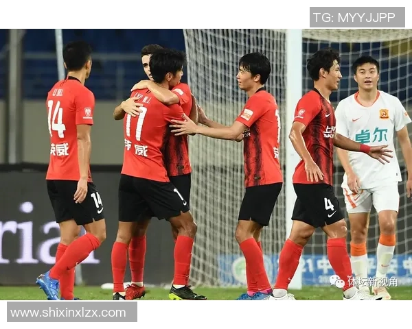 杭州足球队以63分领跑挑战赛积分榜展现强劲实力与团队合作精神